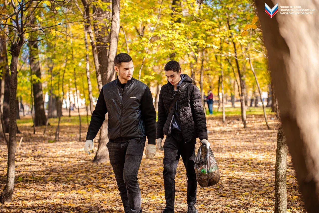 Акция «Экология вместе с семьями»: субботник в парке культуры и отдыха имени Горького Акция «Экология вместе с семьями»: субботник в парке культуры и отдыха имени Горького