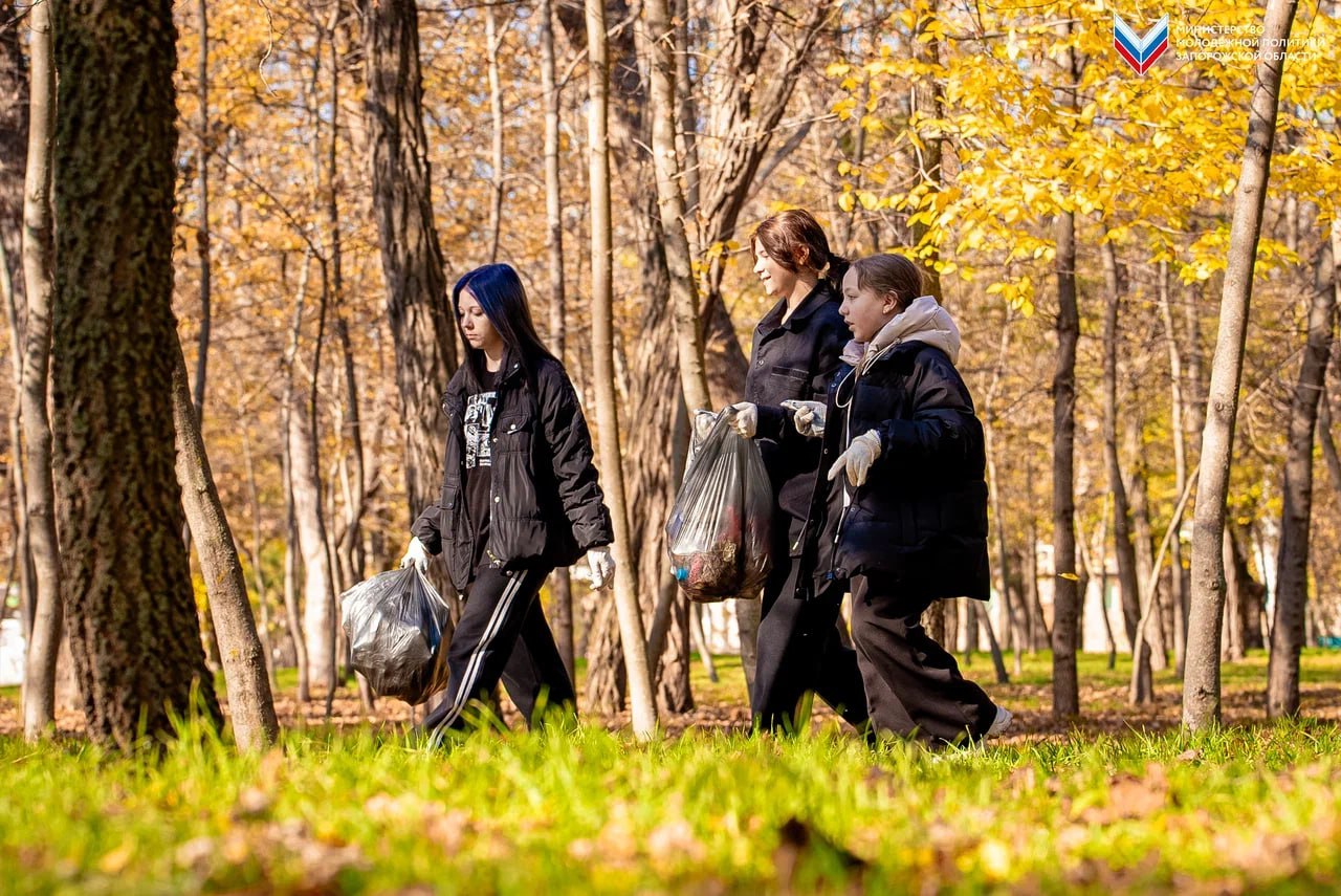 Акция «Экология вместе с семьями»: субботник в парке культуры и отдыха имени Горького Акция «Экология вместе с семьями»: субботник в парке культуры и отдыха имени Горького