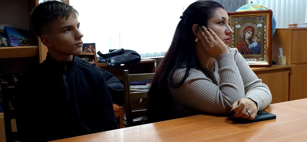 4 ноября, в день чествования иконы Божией Матери «Казанской», а так же праздника Дня народного единства в храме святых апостолов Петра и Павла г. Васильевка состоялась праздничная божественная литургия 4 ноября, в день чествования иконы Божией Матери «Казанской», а так же праздника Дня народного единства в храме святых апостолов Петра и Павла г. Васильевка состоялась праздничная божественная литургия