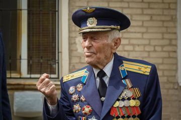 Евгений Балицкий: Сегодня нашему земляку, прославленному ветерану Великой Отечественной войны Владимиру Николаевичу Капитонову исполнился 101 год