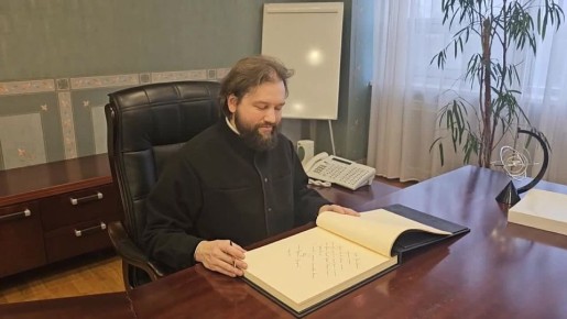 ЗАЭС: Молитва на передовой: Владыка Пётр посетил Запорожскую АЭС в День народного единства