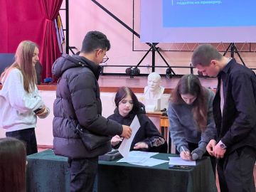 Сегодня, 5 ноября 2025 года в «Днепрорудненском индустриальном колледже» прошло мероприятие «Школы социального проектирования» от Министерства по молодежной политике Запорожской области