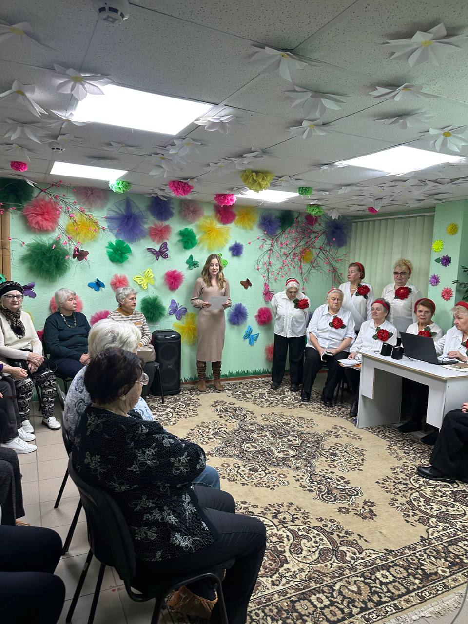 «Россия - это мы». 05.11.2025 г. в ГБУ "Комплексный центр социального обслуживания населения" Министерства труда и социальной политики Запорожской области в отделении Активного долголетия г.Мелитополь для женщин клуба...