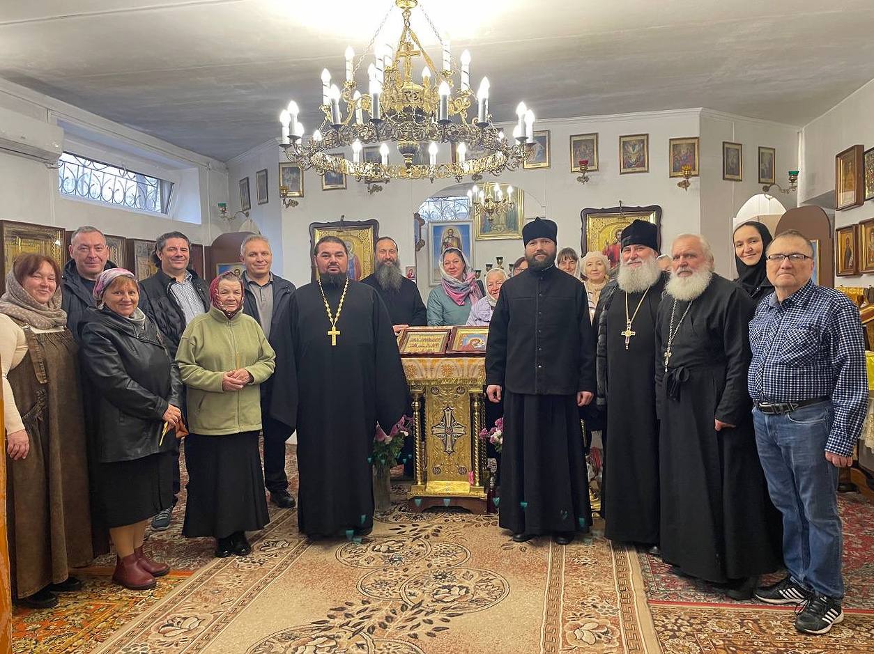 После богослужения епископ Бердянский и Приморский Петр посетил храмы Энергодарского благочиние После богослужения епископ Бердянский и Приморский Петр посетил храмы Энергодарского благочиние