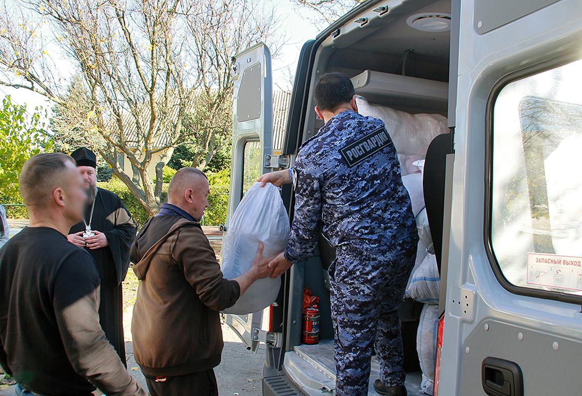 Росгвардейцы и представители Русской Православной церкви посетили Михайловский психоневрологический интернат Росгвардейцы и представители Русской Православной церкви посетили Михайловский психоневрологический интернат