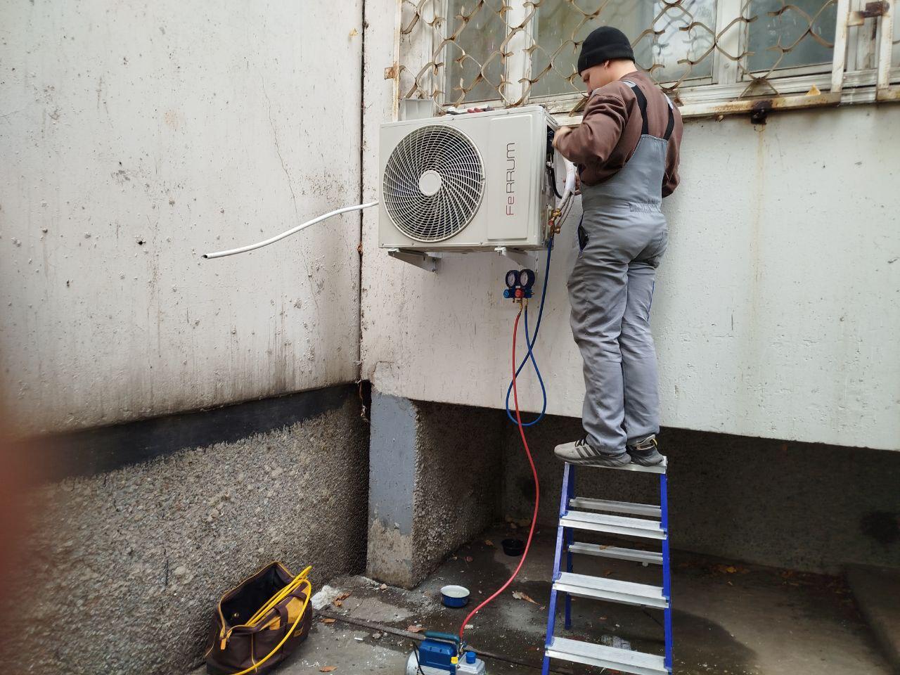 Продолжаются работы по ремонту здания единой дежурно-диспетчерской службы Продолжаются работы по ремонту здания единой дежурно-диспетчерской службы