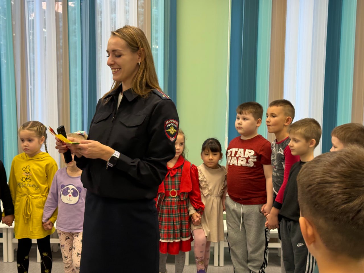 Сотрудники Госавтоинспекции побывали в гостях у воспитанников детского сада № 5 Сотрудники Госавтоинспекции побывали в гостях у воспитанников детского сада № 5