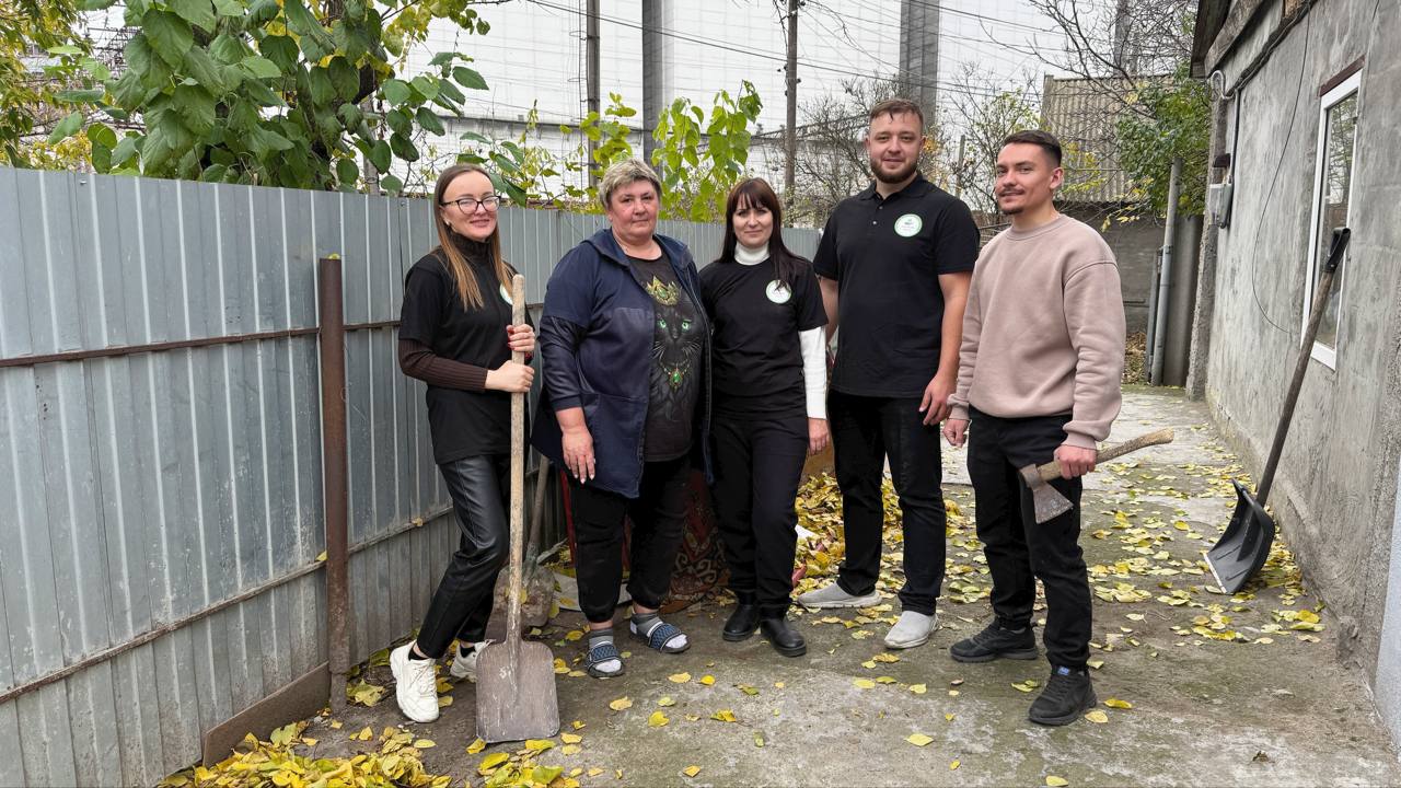 В рамках всероссийской акции «Россия – семья семей» Молодежный совет ТФОМС Запорожской области оказал адресную помощь семье погибшего участника СВО