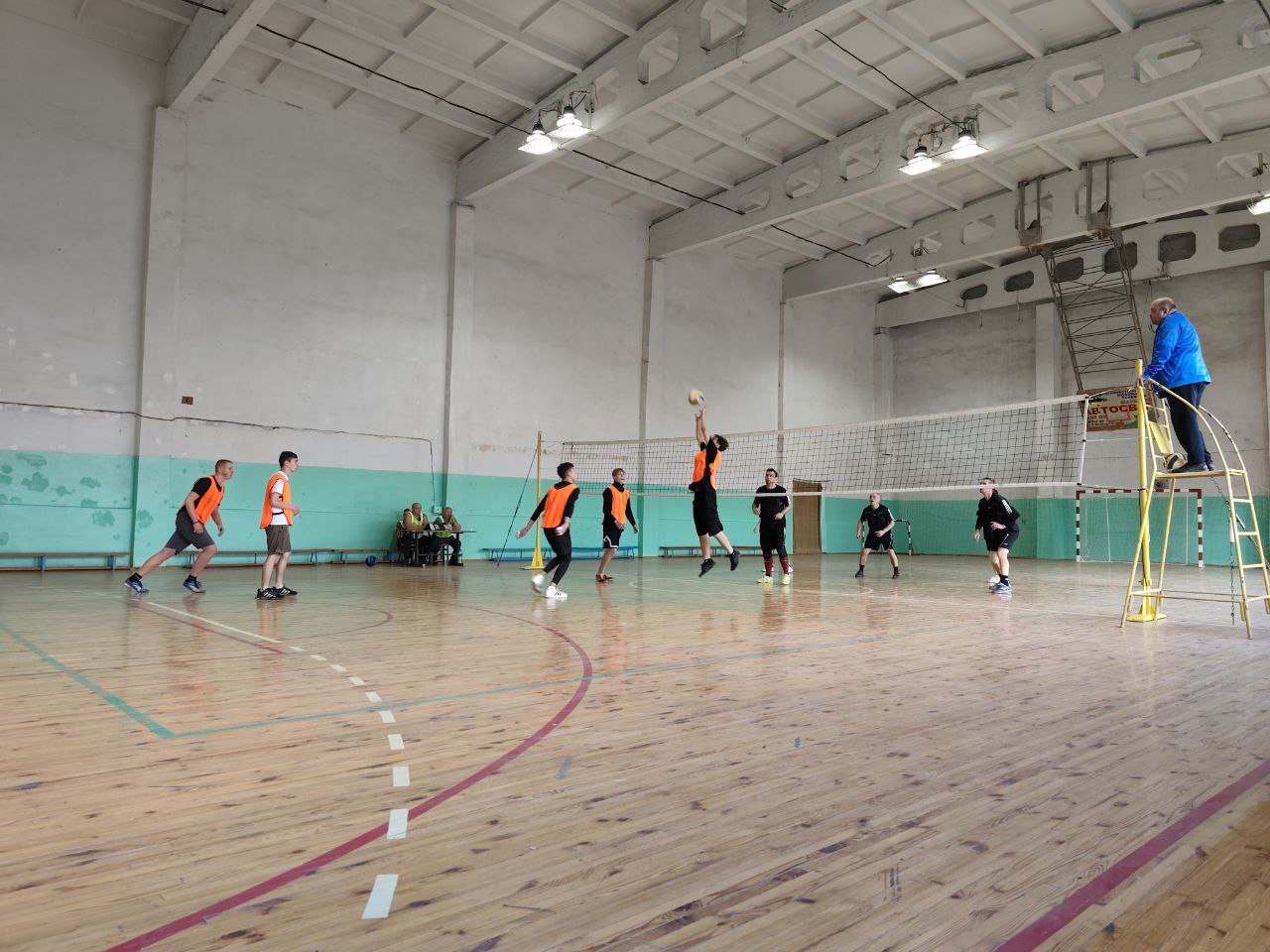 В Спортивном центре в честь праздника День народного единства прошел турнир по волейболу В Спортивном центре в честь праздника День народного единства прошел турнир по волейболу