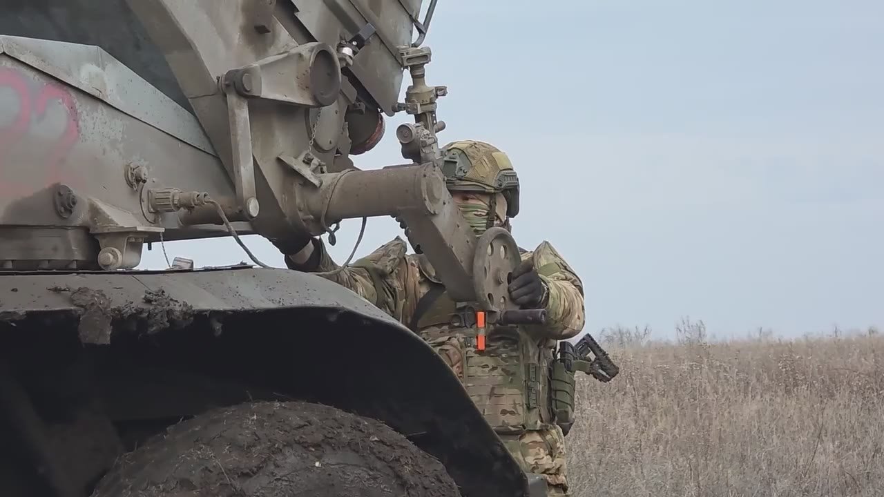 Расчет РСЗО «Торнадо-Г» группировки войск «Восток» уничтожил укрепленный район ВФУ в Запорожской области