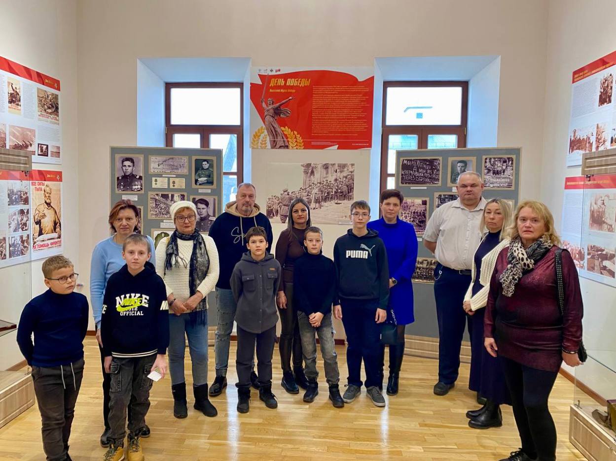 Тысячи ветеранов специальной военной операции во всех регионах страны приняли участие в праздничных мероприятиях в честь Дня народного единства Тысячи ветеранов специальной военной операции во всех регионах страны приняли участие в праздничных мероприятиях в честь Дня народного единства