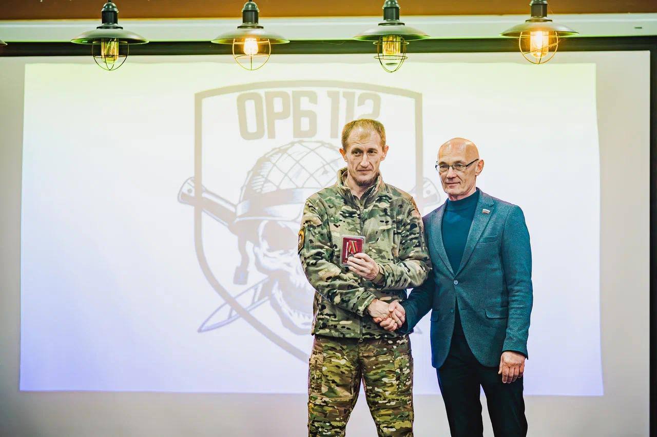 Евгений Балицкий: Бойцы 112 Отдельного разведывательного батальона отмечены благодарностями и орденами «За заслуги перед Запорожской областью» Евгений Балицкий: Бойцы 112 Отдельного разведывательного батальона отмечены благодарностями и орденами «За заслуги перед Запорожской областью»