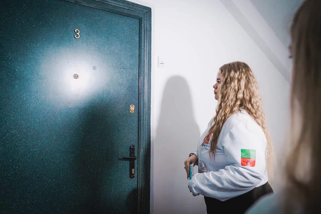 «Волонтёры Победы» поздравили ветерана с Днём рождения «Волонтёры Победы» поздравили ветерана с Днём рождения