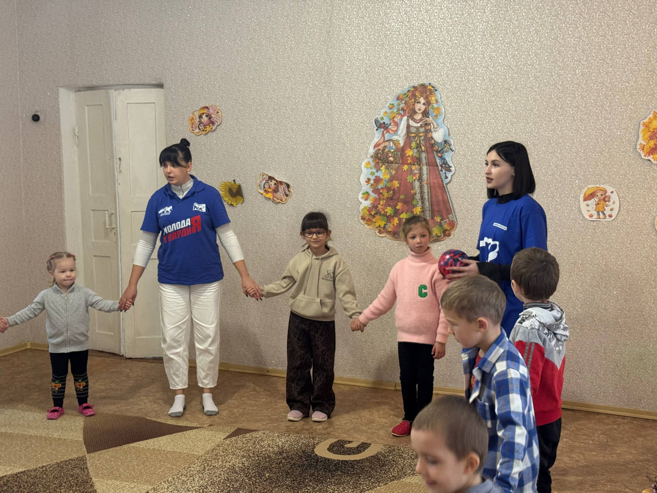 "Молодая Гвардия" в гостях у "Теремка": Сказка, игры и сладкие подарки! "Молодая Гвардия" в гостях у "Теремка": Сказка, игры и сладкие подарки!