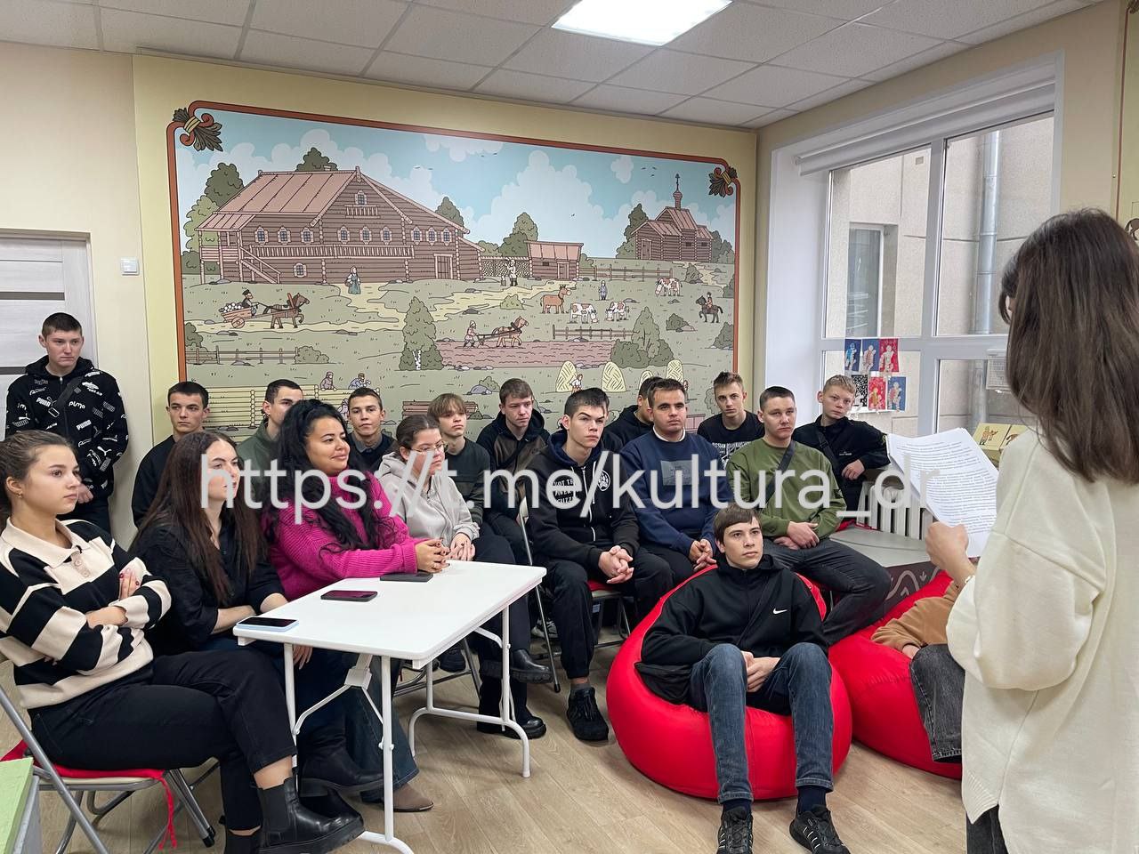 Сегодня в Детском музейном центре ДК "Горняк" состоялось открытие выставки рисунков и плакатов, посвящённых Дню Народного Единства! Сегодня в Детском музейном центре ДК "Горняк" состоялось открытие выставки рисунков и плакатов, посвящённых Дню Народного Единства!