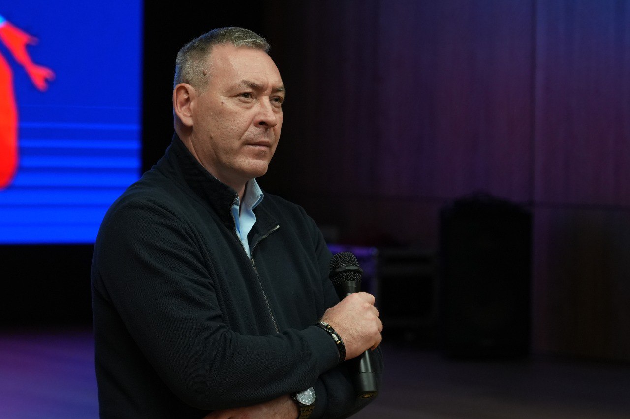 Максим Пухов: Сегодня вместе с директором Запорожкосй АЭС Юрием Черничуком пообщались с сотрудниками атомной станции Максим Пухов: Сегодня вместе с директором Запорожкосй АЭС Юрием Черничуком пообщались с сотрудниками атомной станции