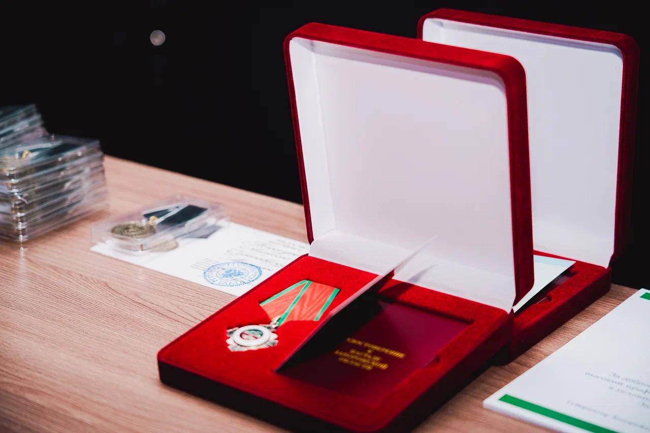 Евгений Балицкий: Бойцы 112 Отдельного разведывательного батальона отмечены благодарностями и орденами «За заслуги перед Запорожской областью» Евгений Балицкий: Бойцы 112 Отдельного разведывательного батальона отмечены благодарностями и орденами «За заслуги перед Запорожской областью»