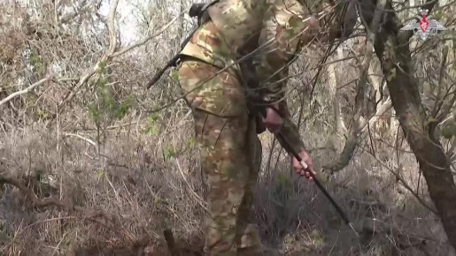 Минобороны России: Саперы Новороссийского горного соединения ВДВ обезвреживают и уничтожают мины и взрывоопасные предметы противника в Запорожской области