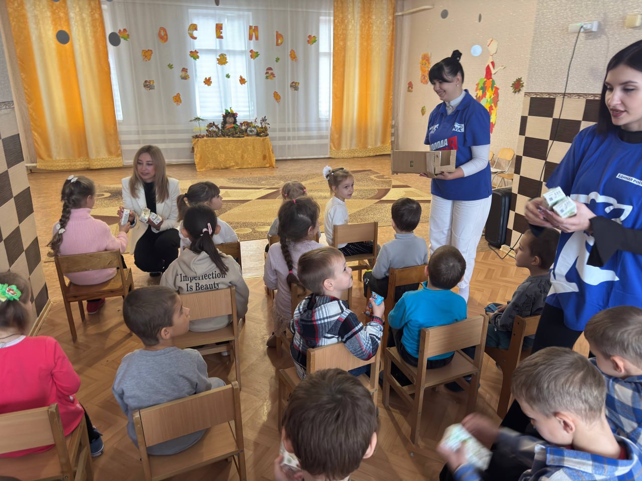 "Молодая Гвардия" в гостях у "Теремка": Сказка, игры и сладкие подарки! "Молодая Гвардия" в гостях у "Теремка": Сказка, игры и сладкие подарки!