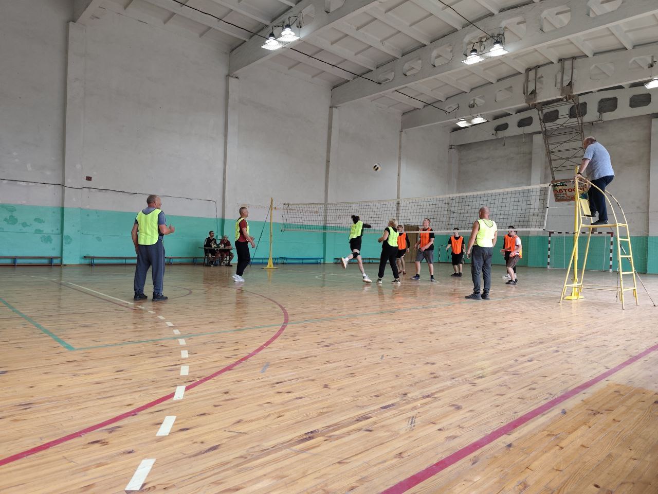 В Спортивном центре в честь праздника День народного единства прошел турнир по волейболу В Спортивном центре в честь праздника День народного единства прошел турнир по волейболу