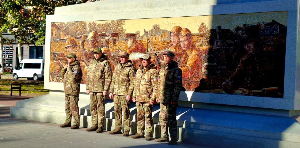 Бывшие солдаты ВСУ почтили память освободителей Мелитополя Бывшие солдаты ВСУ почтили память освободителей Мелитополя