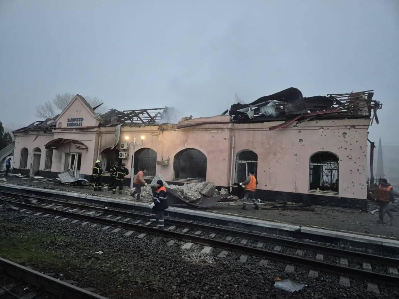 В Каменском Днепропетровской области была атакована железнодорожная станция Запорожье-Каменское