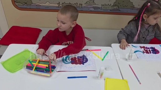 В Детском музейном центре ДК "Горняк" прошло увлекательное занятие младшей группы кружка прикладного и декоративного творчества "Лисёнки"!