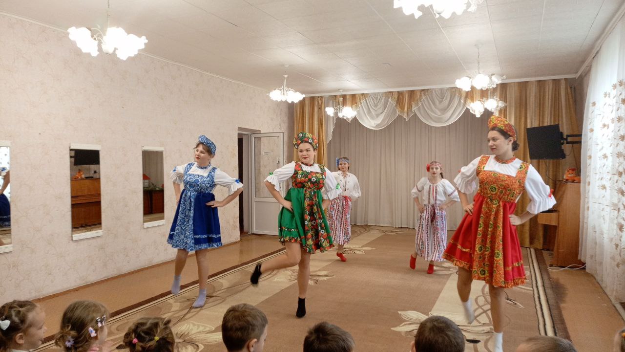 Праздник в детском садике «Колосок» Праздник в детском садике «Колосок»