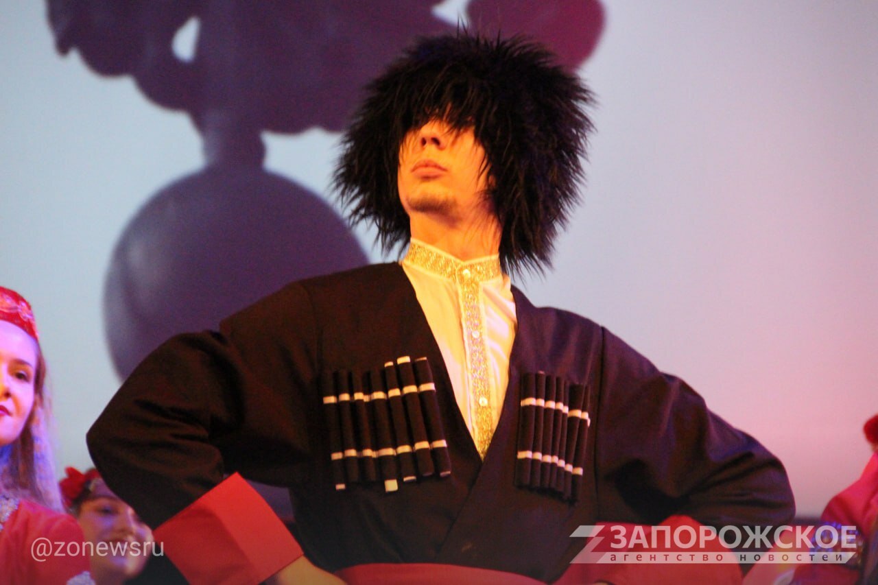 В Запорожской области состоялась праздничная программа «Сила России в единстве», приуроченная ко Дню народного единства В Запорожской области состоялась праздничная программа «Сила России в единстве», приуроченная ко Дню народного единства