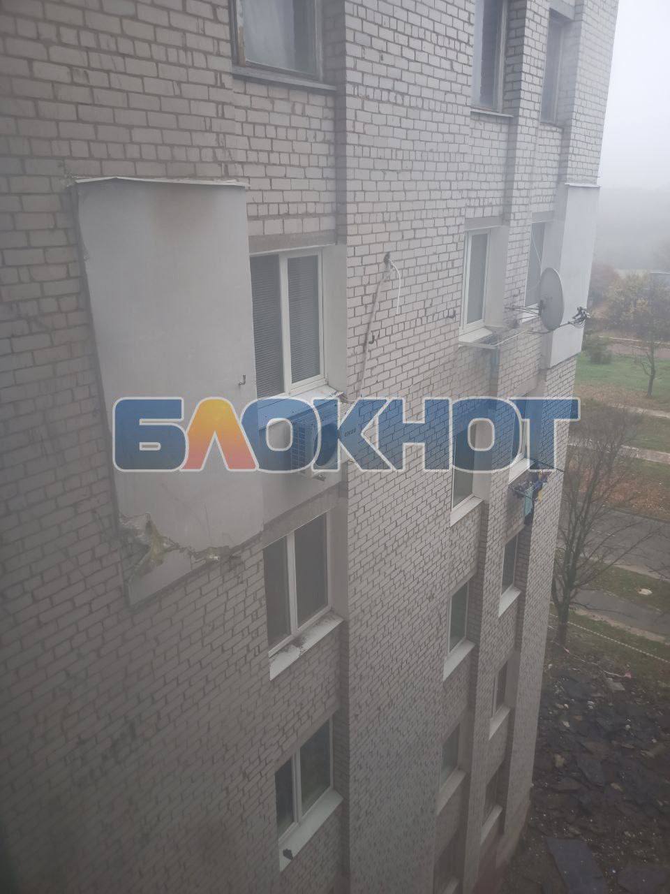 Ситуация с ремонтом крыши в доме №15 на улице Комсомольской в Днепрорудном ухудшается Ситуация с ремонтом крыши в доме №15 на улице Комсомольской в Днепрорудном ухудшается