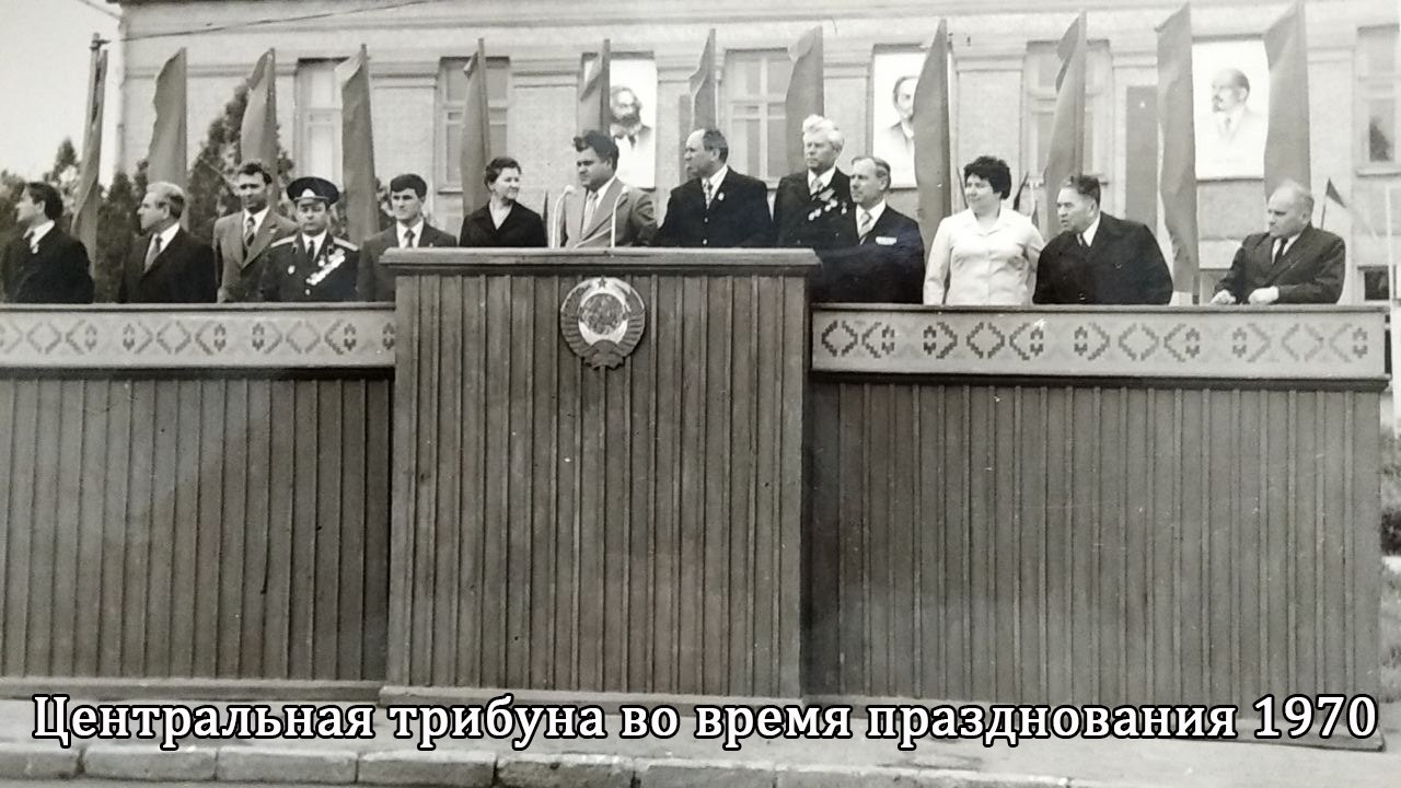 Сегодня в России отмечается памятная дата – День Октябрьской революции 1917 года Сегодня в России отмечается памятная дата – День Октябрьской революции 1917 года