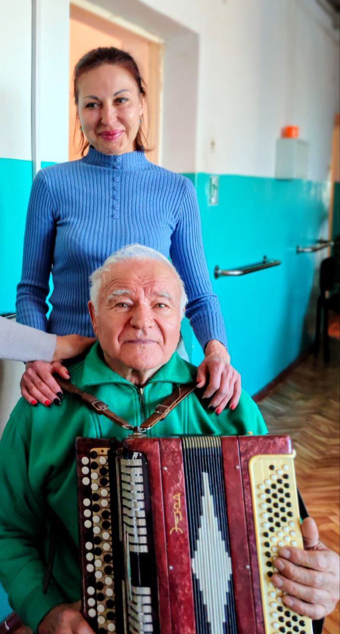 На днях члены УИК №472 проявили настоящую заботу и теплоту, организовав своими силами замечательный концерт для подопечных "Гериатрического пансионата" в селе Орлянское