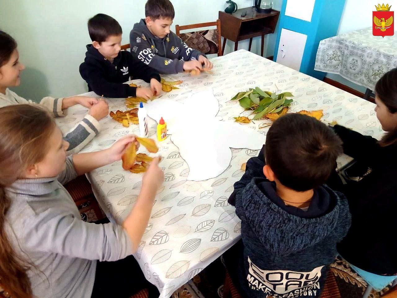 Очередное занятие кружка "Умелые ручки" провели для ребят руководители Мануйловских сельских клуба и библиотеки Очередное занятие кружка "Умелые ручки" провели для ребят руководители Мануйловских сельских клуба и библиотеки