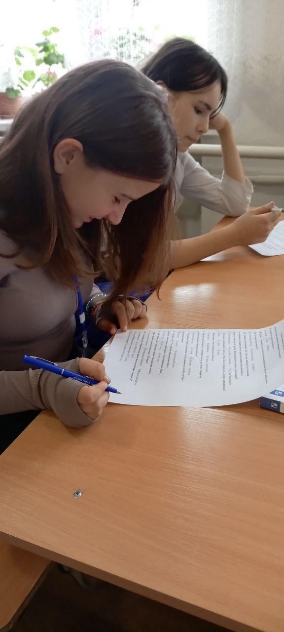 Представители Территориальной избирательной комиссии №15 посетили "Тополинскую среднюю общеобразовательную школу" Васильевского района Запорожской области