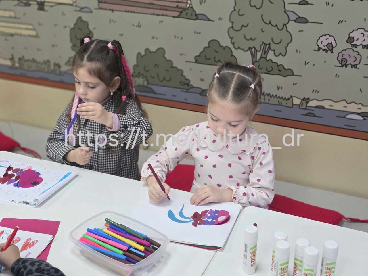 В Детском музейном центре ДК "Горняк" прошло увлекательное занятие младшей группы кружка прикладного и декоративного творчества "Лисёнки"! В Детском музейном центре ДК "Горняк" прошло увлекательное занятие младшей группы кружка прикладного и декоративного творчества "Лисёнки"!