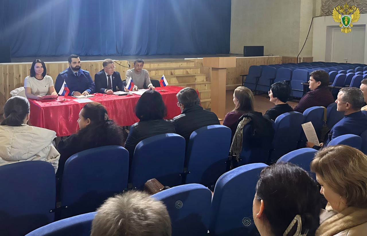 Прокурор города Энергодара Дмитрий Яценко принял участие в заседании Каменско-Днепровского окружного совета депутатов