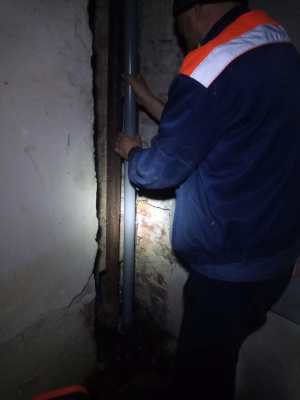 Шефская аварийная бригада из Севастополя отремонтировала канализацию в Новобогдановке