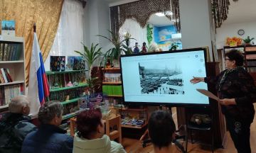 В рамках 80-летия Победы в Великой Отечественной войне, в Токмакской городской библиотеке - филиале прошел час мужества «Легендарный парад», посвященный военному параду на Красной площади 7 ноября 1941 года