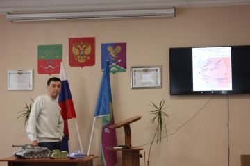 Память о героическом прошлом: в администрации прошла лекция, приуроченная к годовщине парада 1941 года