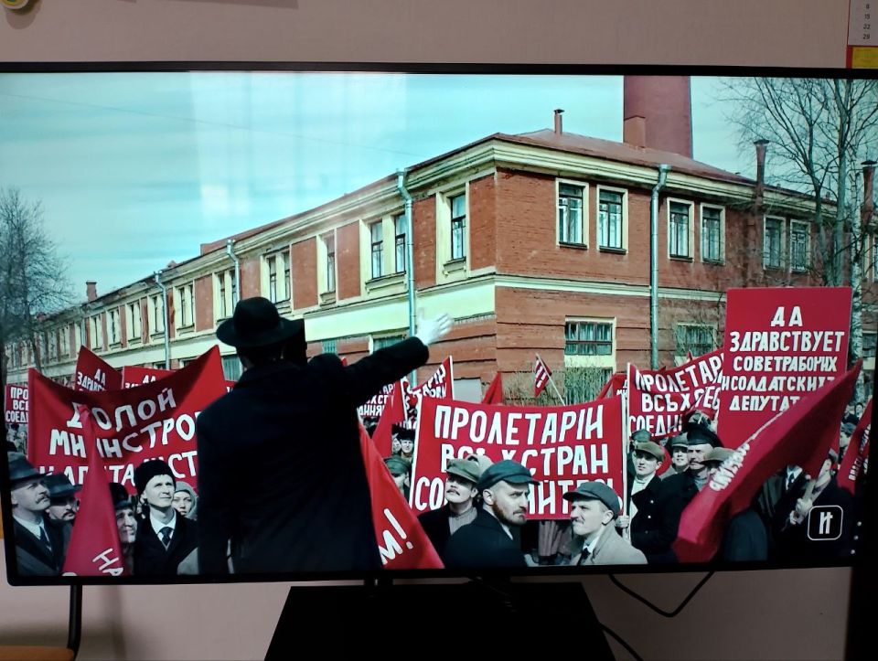 7 ноября в России не сопровождается массовыми торжествами, но память о событии сохраняется 7 ноября в России не сопровождается массовыми торжествами, но память о событии сохраняется