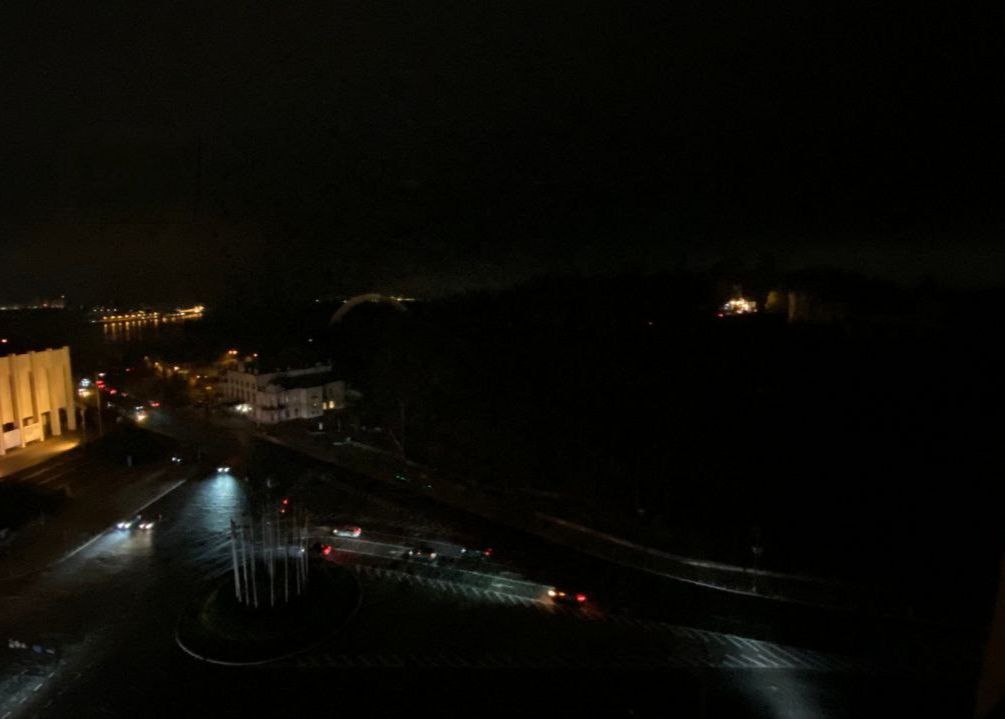 WarGonzo: Атаки на ТЭС и скачки напряжения парализуют города Украины WarGonzo: Атаки на ТЭС и скачки напряжения парализуют города Украины