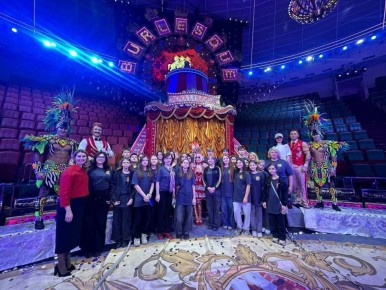 В завершении пребывания учеников Акимовской ДШИ в г.Ярославле в рамках шефской помощи от Губернатора Ярославской области Михаила Евраева ребята получили подарок, который безусловно запомнят на всю жизнь - посещение...