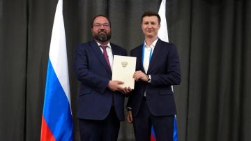 Григорий Прохватилов: Коллектив Минцифры Запорожской области поздравляет с днём рождения Министра цифрового развития Российской Федерации Максута Игоревича Шадаева