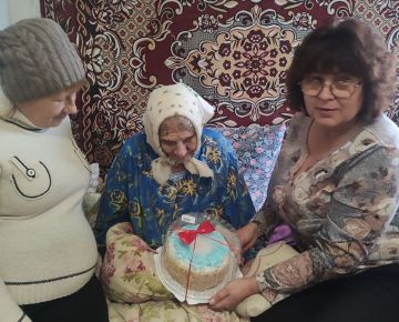 В селе Скельки Васильевского района, по улице Михайличенко, дом 95, проживает настоящая долгожительница - Анна Васильевна Брылыста