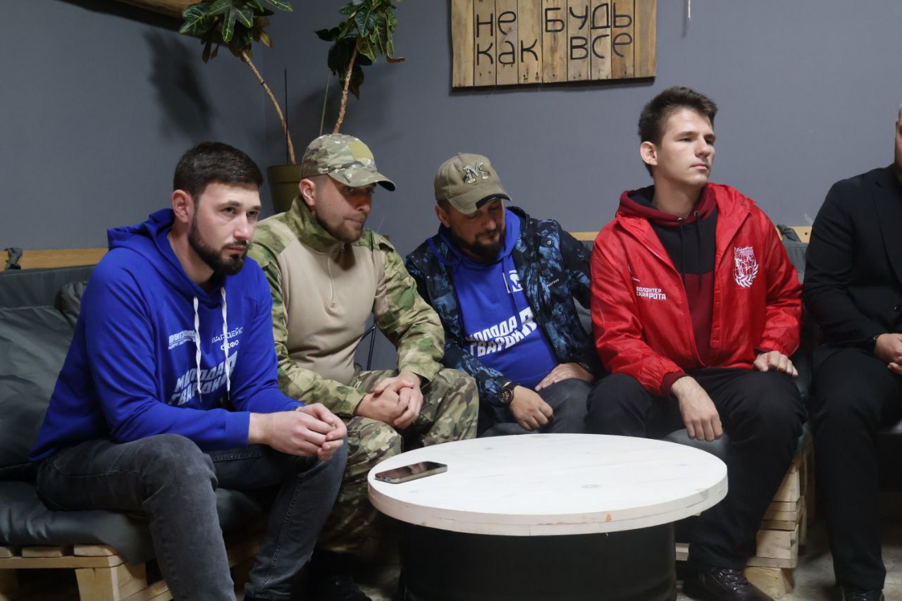 Руководители молодежных организаций Кабардино-Балкарии встретились с активистами «Молодой Гвардии Единой России» города Энерогодара Руководители молодежных организаций Кабардино-Балкарии встретились с активистами «Молодой Гвардии Единой России» города Энерогодара