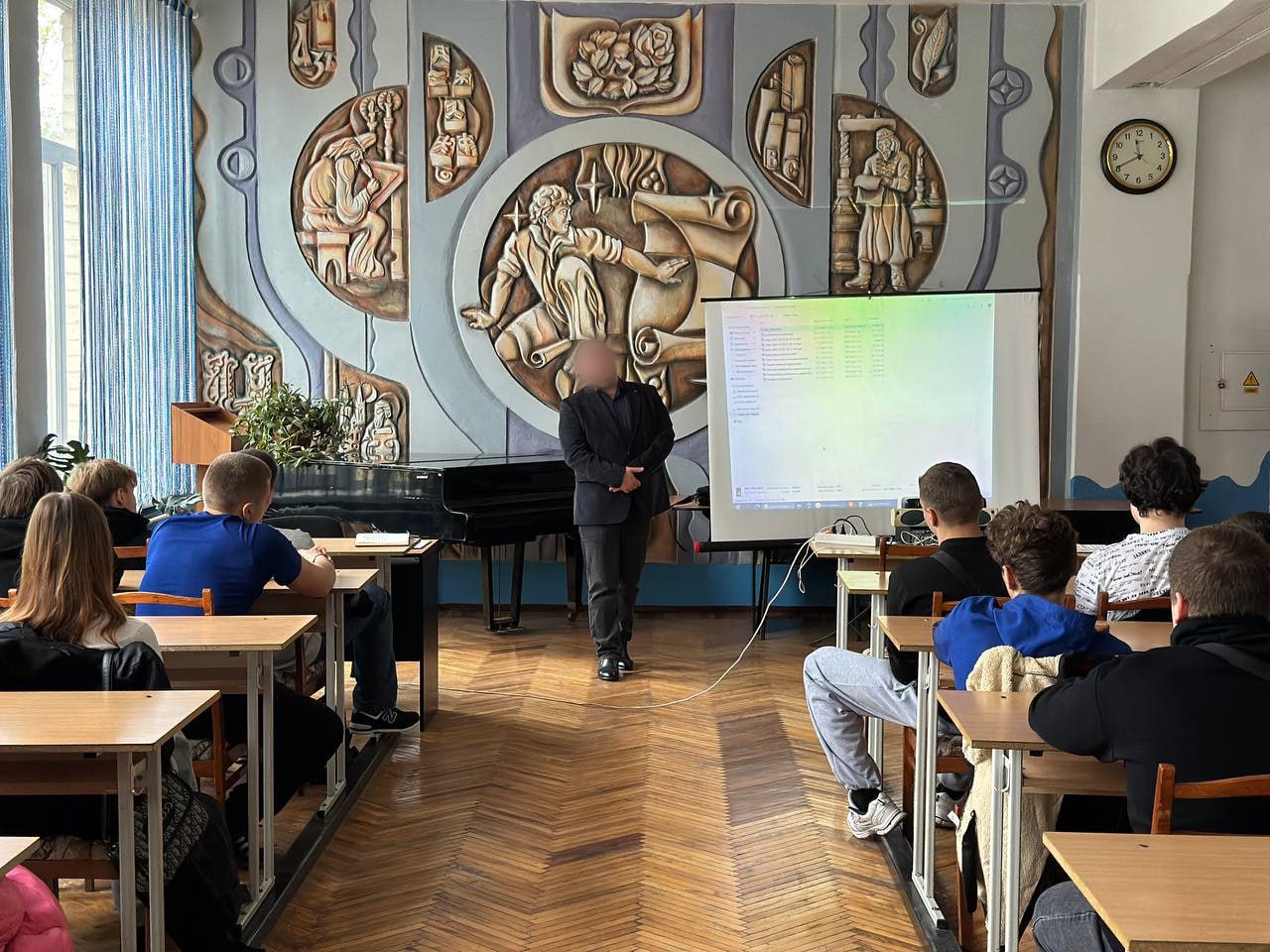 В Мелитопольском многофункциональном колледже прошло мероприятие, направленное на профилактику экстремизма и терроризма среди молодежи В Мелитопольском многофункциональном колледже прошло мероприятие, направленное на профилактику экстремизма и терроризма среди молодежи