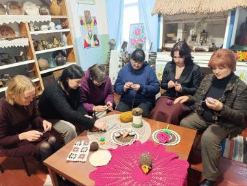 Мастер-класс за круглым столом «Обмен идеями по хобби и увлечениям» в рамках работы женского клуба «Жемчуг ПриаZовья»