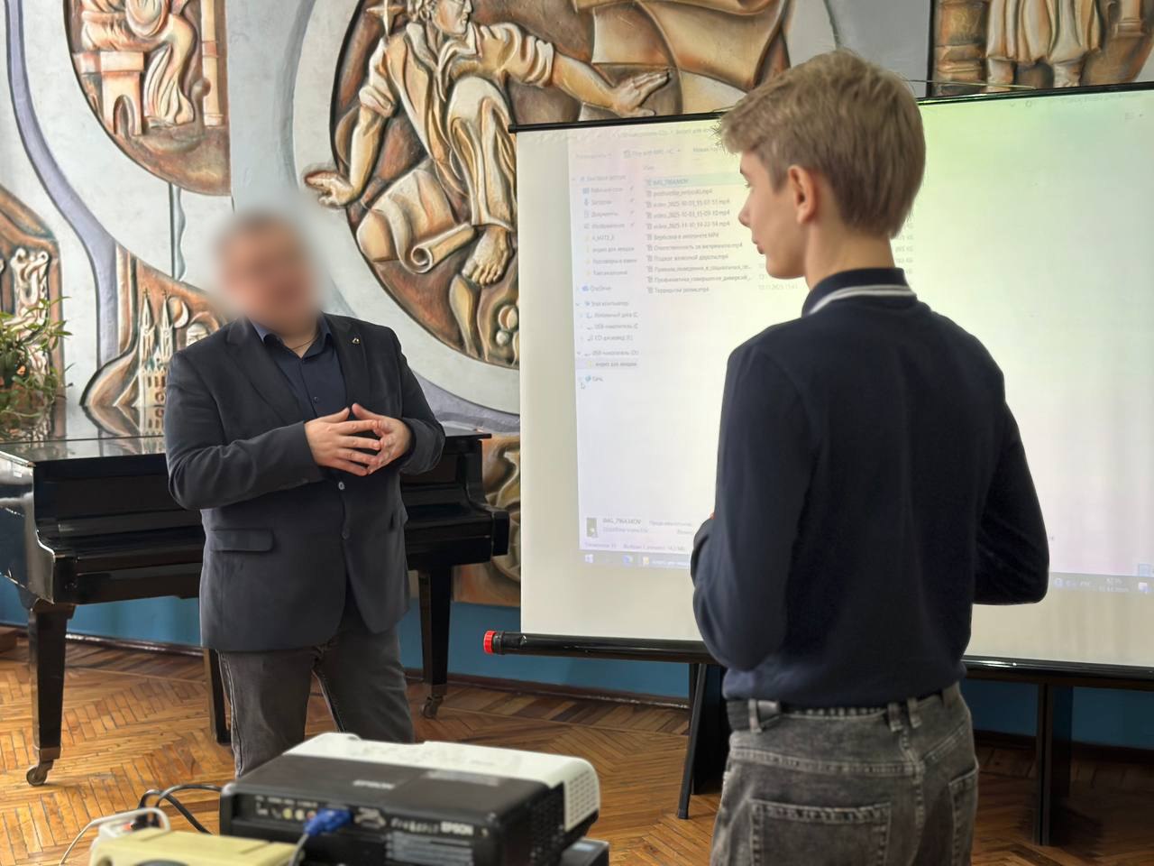 В Мелитопольском многофункциональном колледже прошло мероприятие, направленное на профилактику экстремизма и терроризма среди молодежи В Мелитопольском многофункциональном колледже прошло мероприятие, направленное на профилактику экстремизма и терроризма среди молодежи