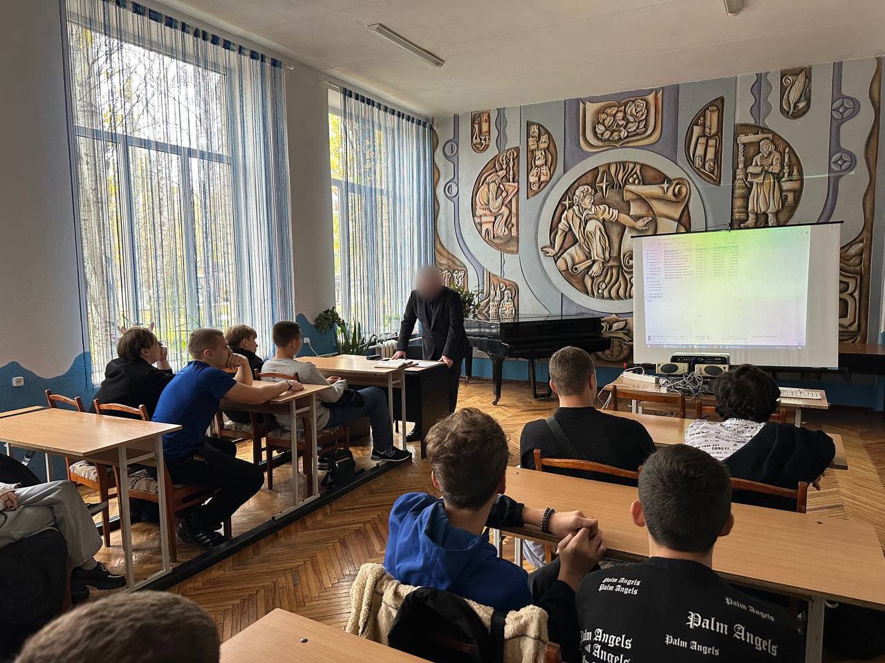 В Мелитопольском многофункциональном колледже прошло мероприятие, направленное на профилактику экстремизма и терроризма среди молодежи В Мелитопольском многофункциональном колледже прошло мероприятие, направленное на профилактику экстремизма и терроризма среди молодежи