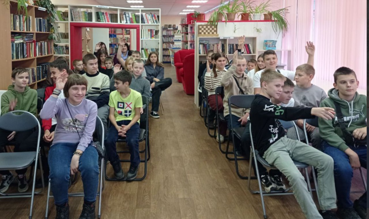 В Токмакской центральной детской библиотеке для учащихся школы № 1 прошла профилактическая беседа «Сделай правильный выбор!» В Токмакской центральной детской библиотеке для учащихся школы № 1 прошла профилактическая беседа «Сделай правильный выбор!»